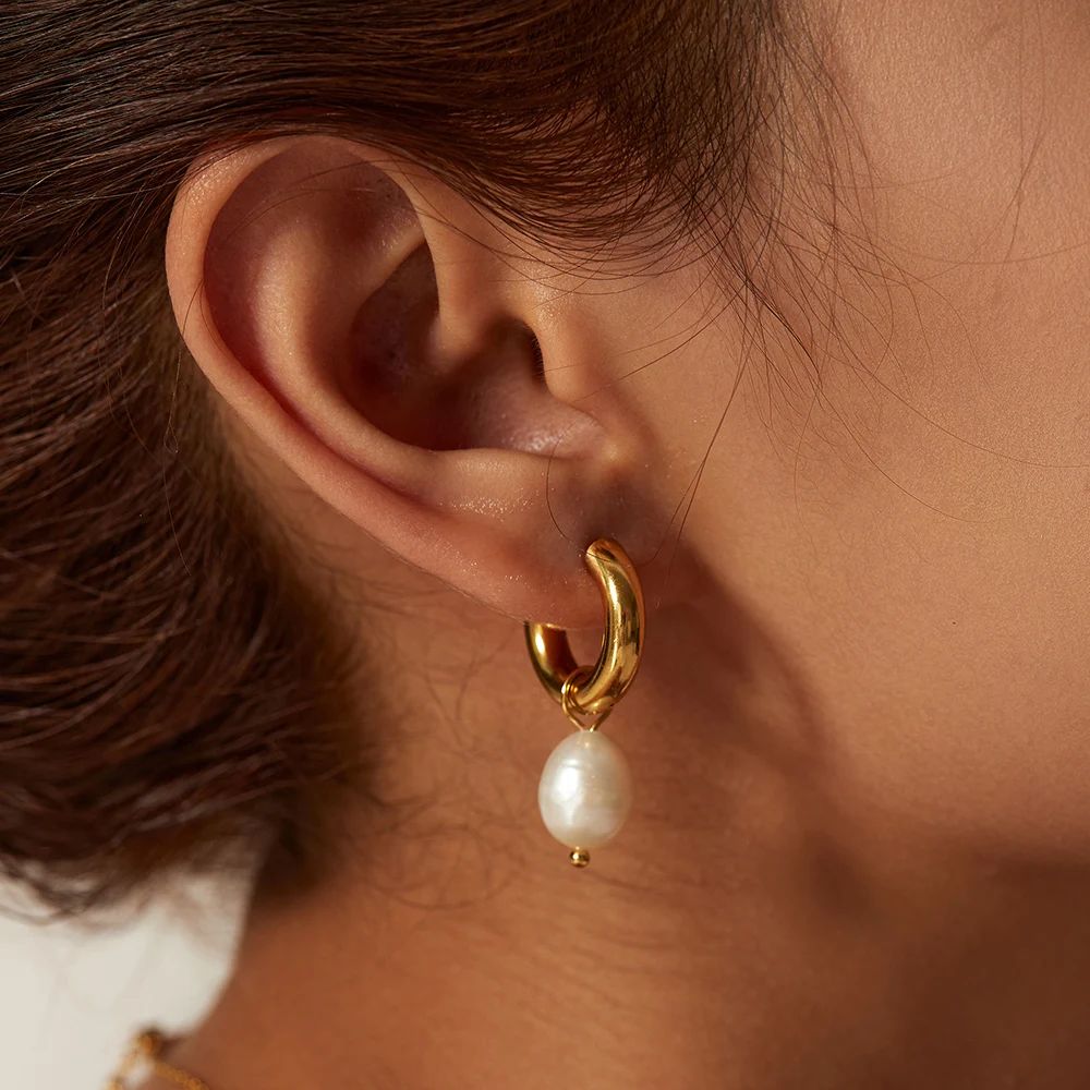 18k Gold Pearl Hoop Earrings