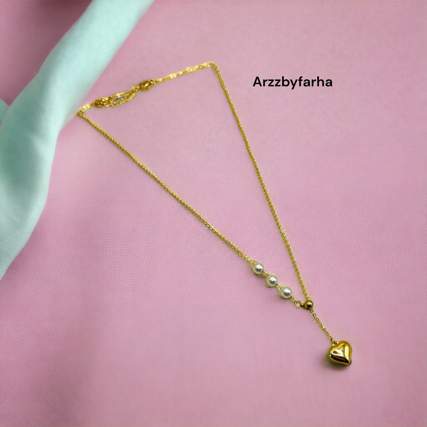 Gold Heart & Pearl Pendant Chain