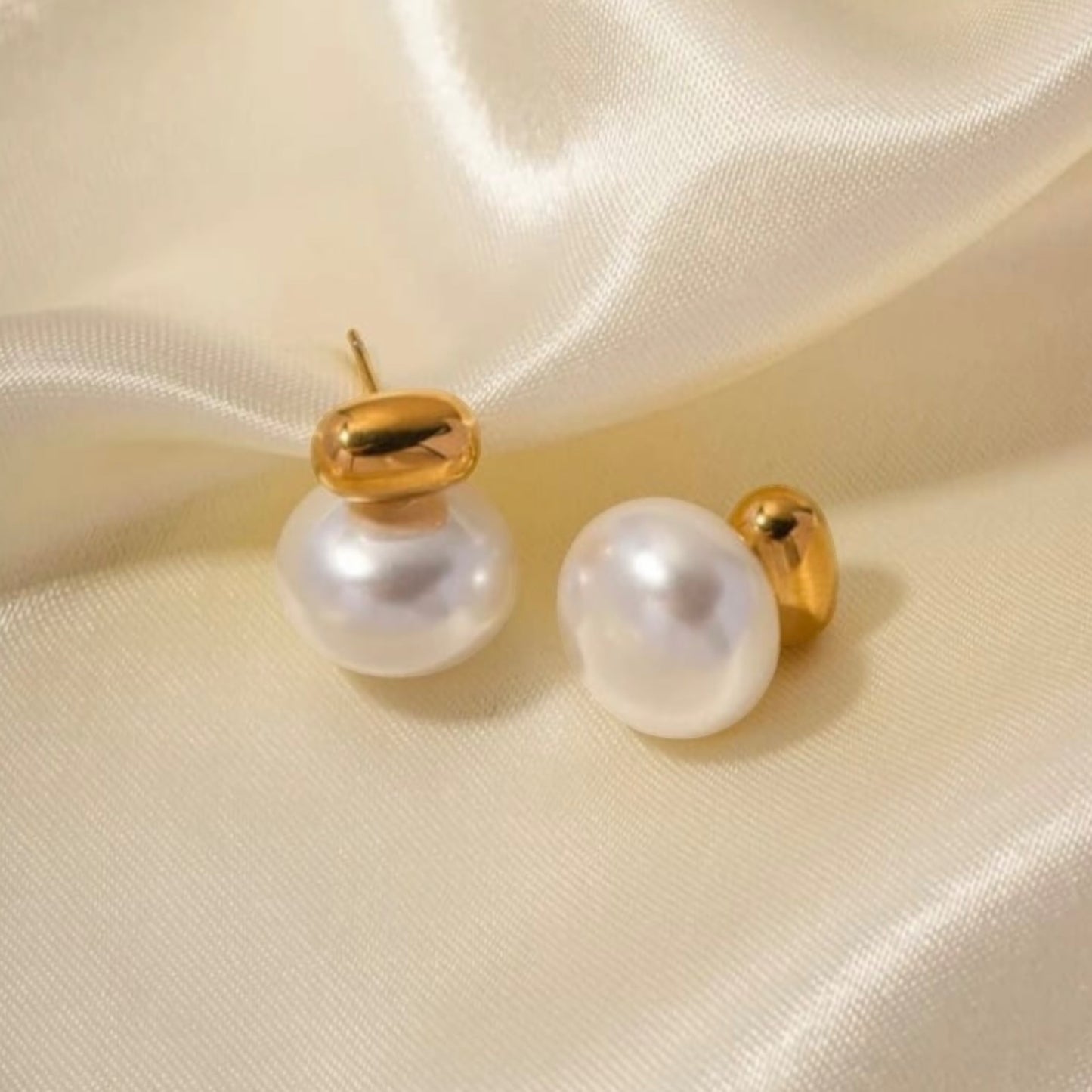 Gleam Pearl Drop  Earring