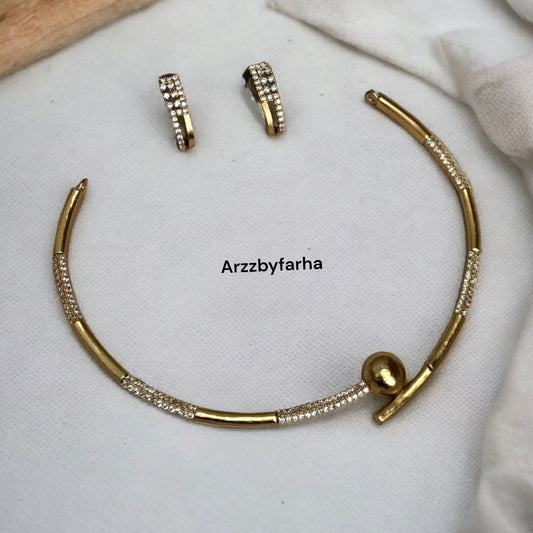 Sleek Gold AD Studded Choker Set