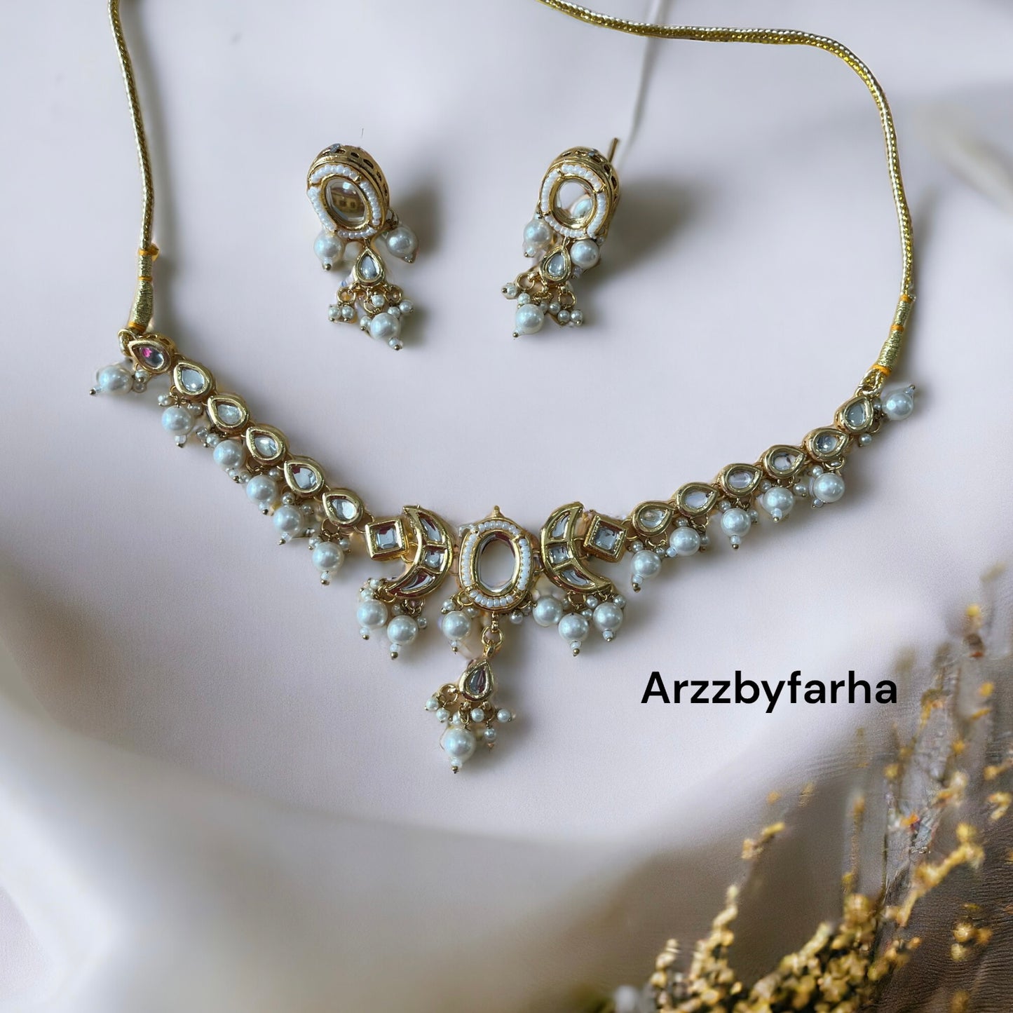 White Sleek Kundan Beaded Choker Set