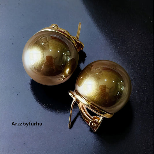 Glossy Golden Studs Earrings