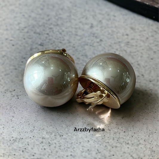 Glossy Golden Studs Earrings