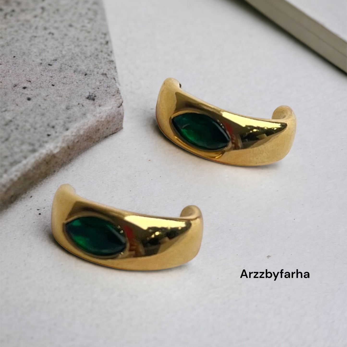 18k Gold Green Stone Earrings