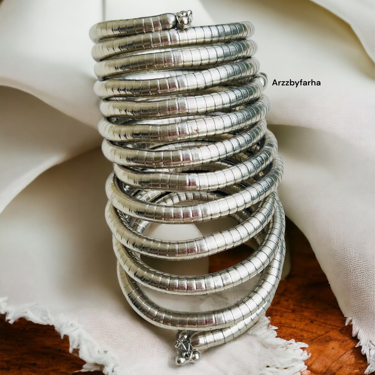 Best Selling Single Spiral Bangle