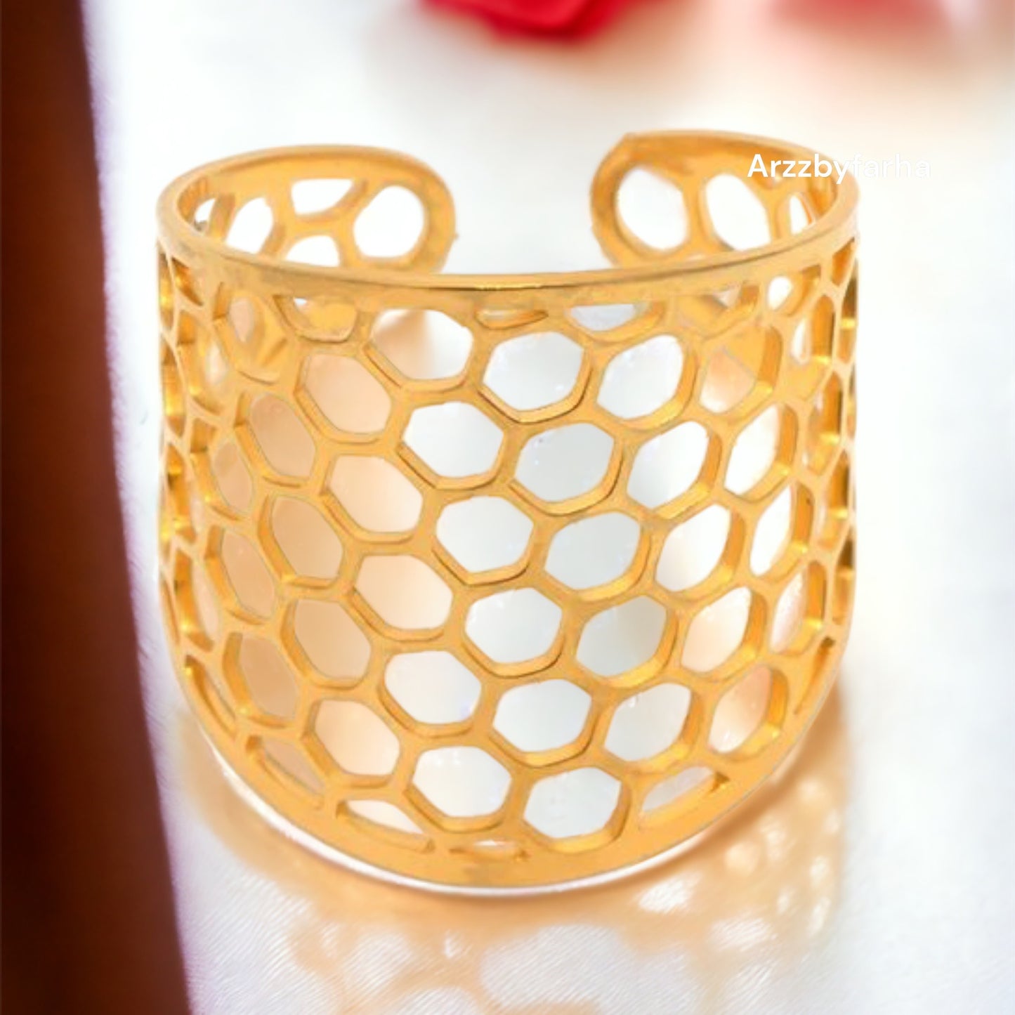 18k Gold Plated Honey Comb Finger Ring