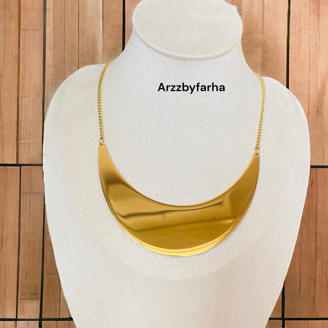 High Quality Statement Gold Necklace