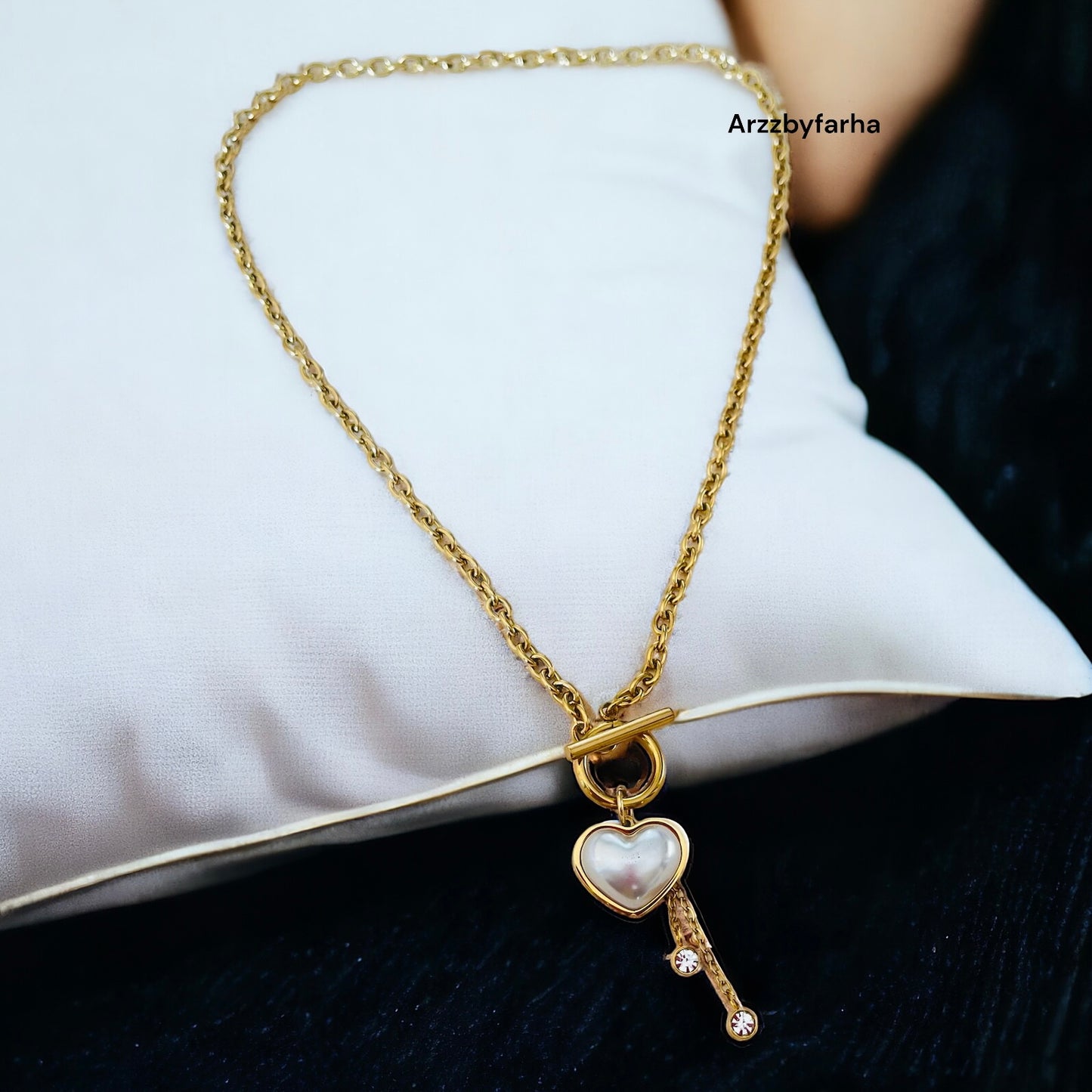 White Heart Front Open Necklace