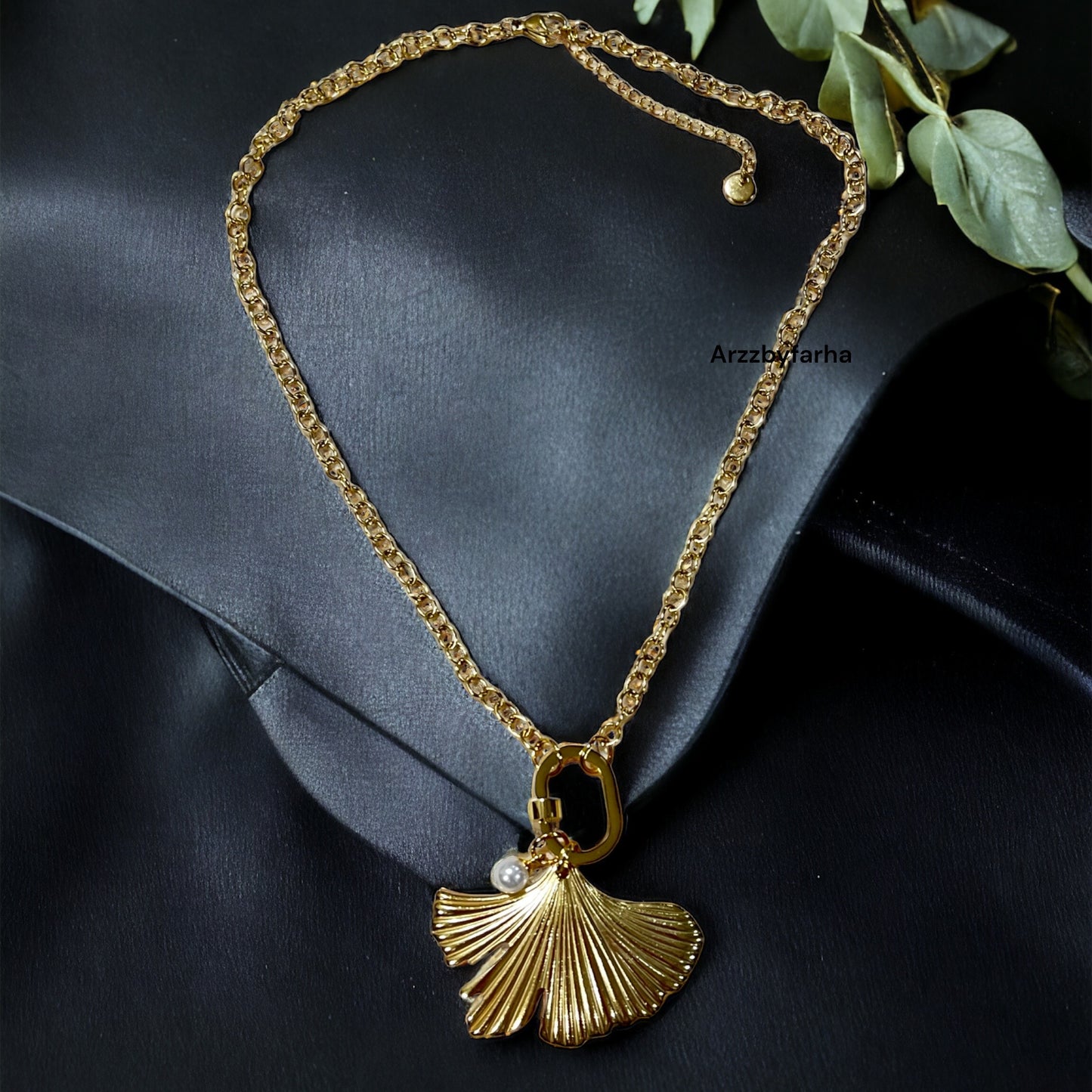 Flower Pendant Necklace