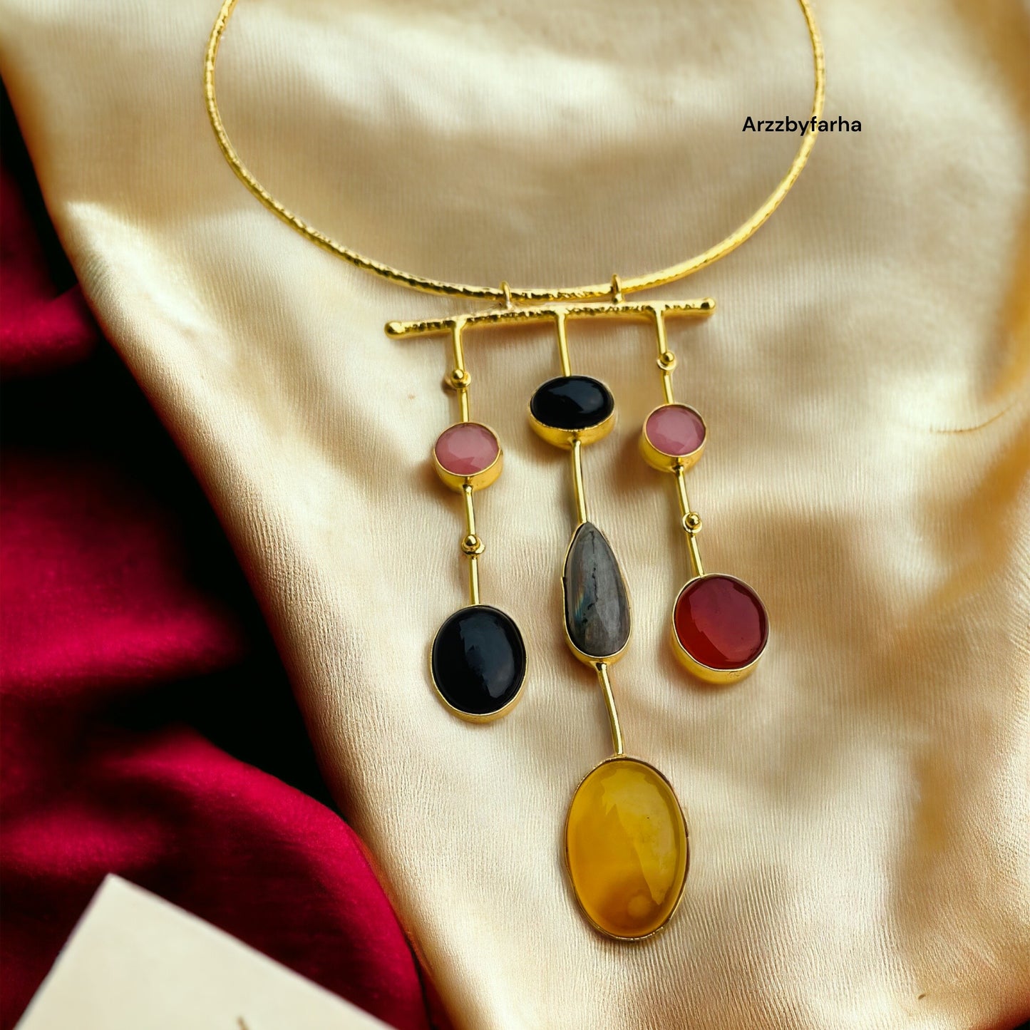 Multicolor Stone Hasli Necklace Set