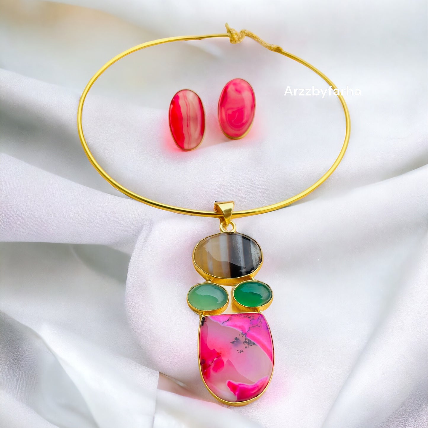 Multicolor Stone Hasli Necklace Set